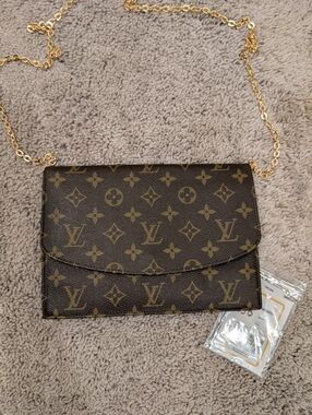 Authentic Louis Vuitton Monogram Pochette Rabat 23 With COA